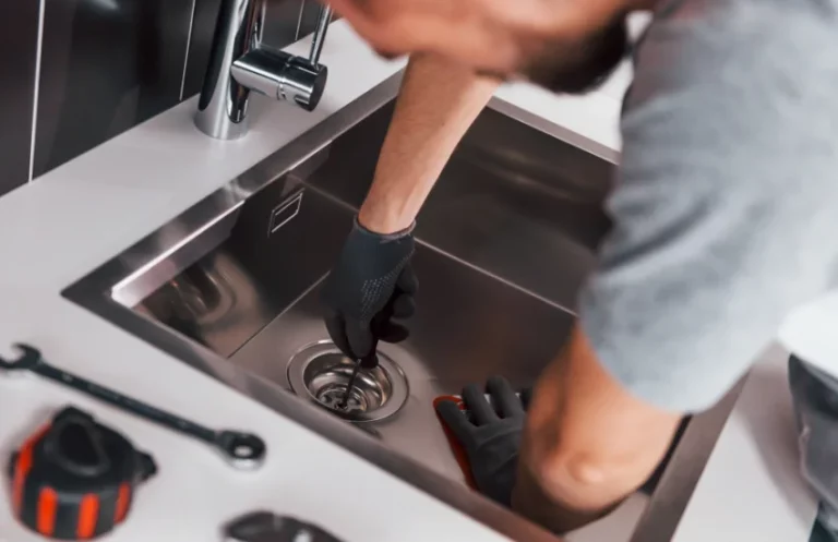 Travaux de plomberie dans une cuisine, salle de bain et sous-sol à Lachine